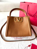 Bolsa Valentino Garavani Alltime em Couro de Bezerro Grainy
